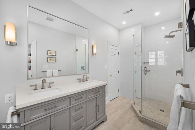 1215 STUART ROBESON DR, Mclean, VA 22101