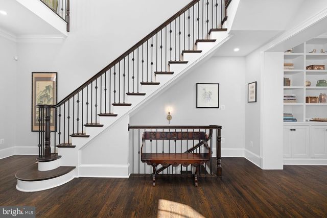 1215 STUART ROBESON DR, Mclean, VA 22101