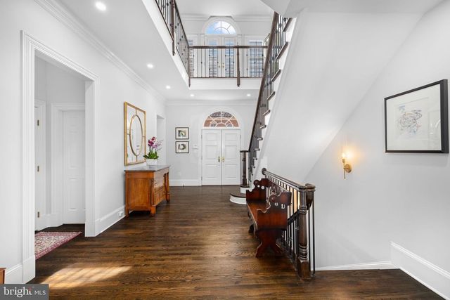 1215 STUART ROBESON DR, Mclean, VA 22101