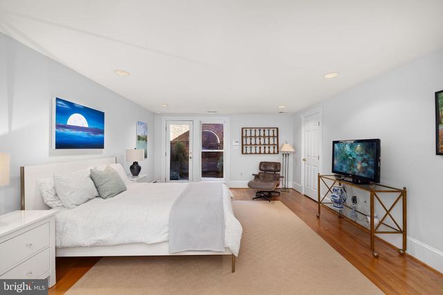 1215 STUART ROBESON DR, Mclean, VA 22101