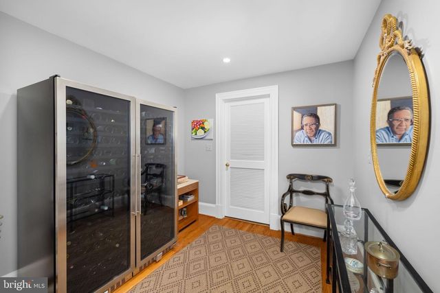 1215 STUART ROBESON DR, Mclean, VA 22101