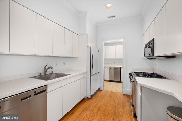 1215 STUART ROBESON DR, Mclean, VA 22101