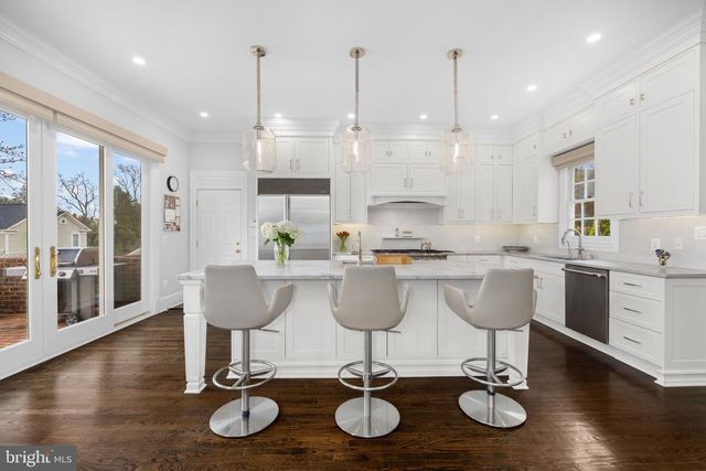 1215 STUART ROBESON DR, Mclean, VA 22101