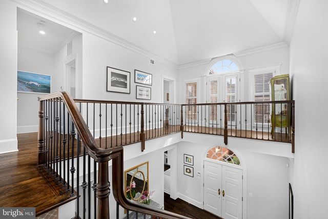 1215 STUART ROBESON DR, Mclean, VA 22101