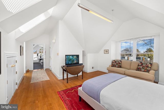 1215 STUART ROBESON DR, Mclean, VA 22101