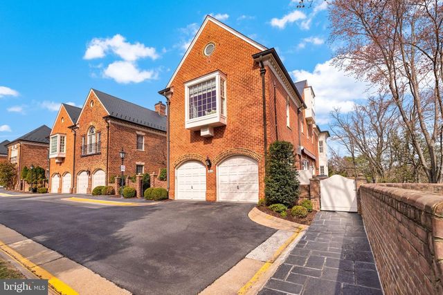 1215 STUART ROBESON DR, Mclean, VA 22101