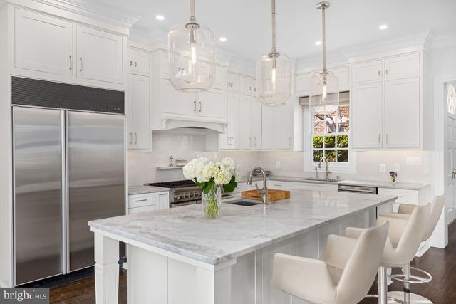 1215 STUART ROBESON DR, Mclean, VA 22101