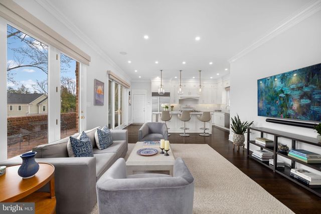 1215 STUART ROBESON DR, Mclean, VA 22101