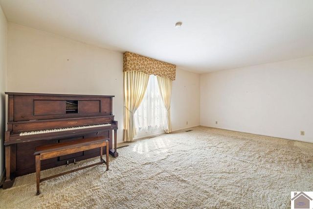 1000 Westgate Dr, Murray, KY 42071