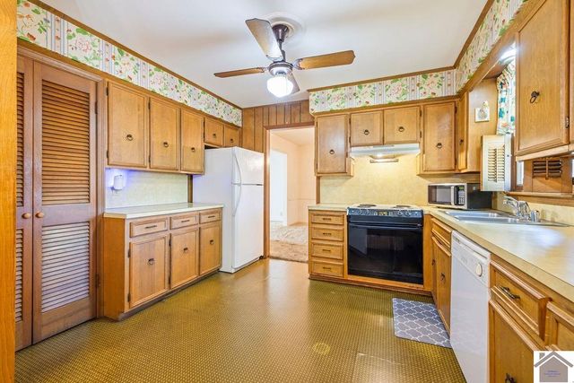 1000 Westgate Dr, Murray, KY 42071