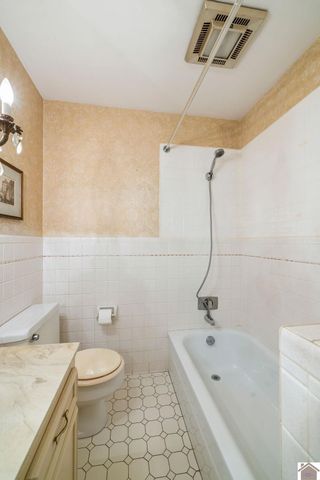 1000 Westgate Dr, Murray, KY 42071