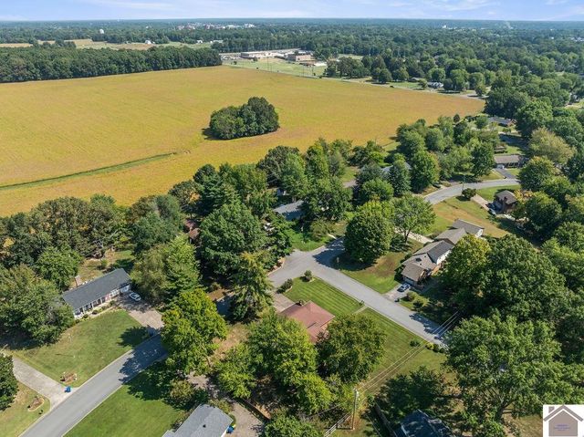 1000 Westgate Dr, Murray, KY 42071