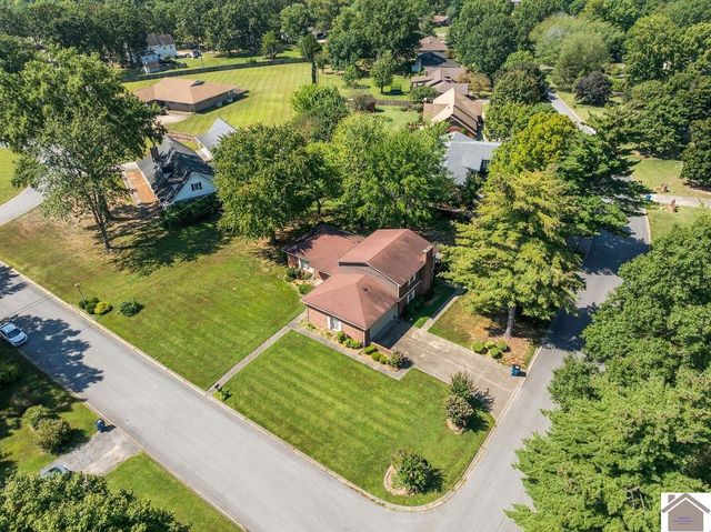 1000 Westgate Dr, Murray, KY 42071