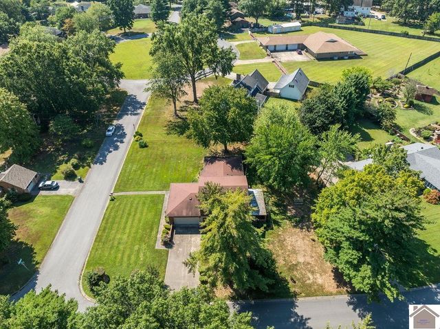 1000 Westgate Dr, Murray, KY 42071