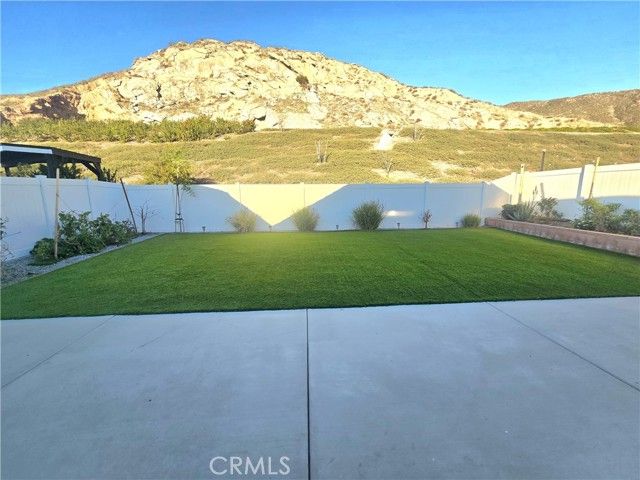 6451 Canyonlands Drive, Jurupa Valley, CA 92509