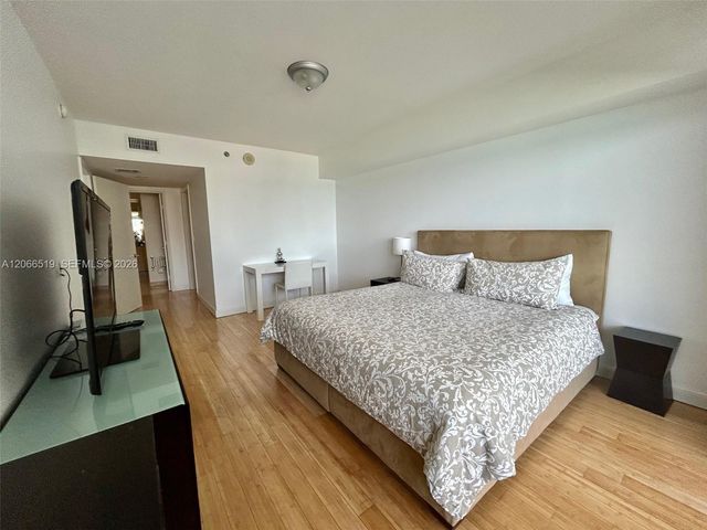1830 S Ocean Drive 1711, Hallandale Beach, FL 33009