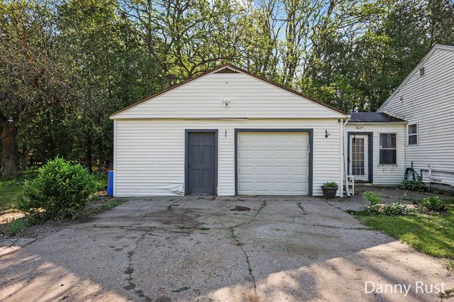 1430 Delz Drive, Laketon Twp, MI 49445