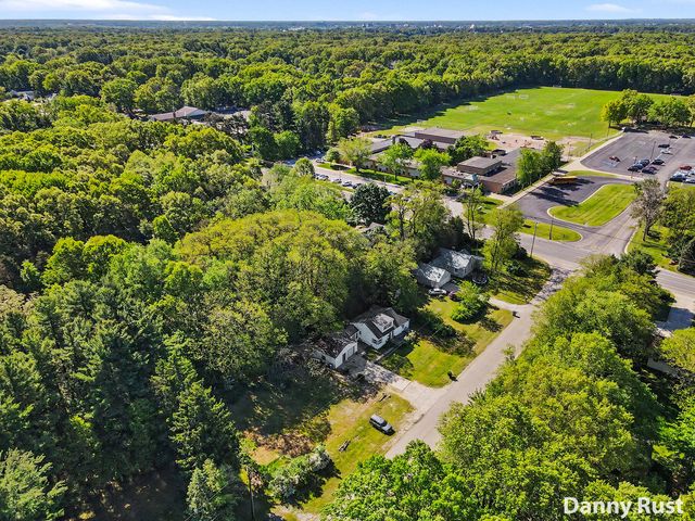 1430 Delz Drive, Laketon Twp, MI 49445
