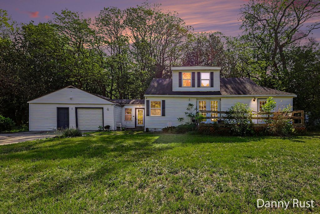 1430 Delz Drive, Laketon Twp, MI 49445