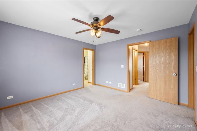 401 Evergreen Circle, Gilberts, IL 60136