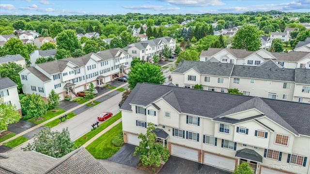 401 Evergreen Circle, Gilberts, IL 60136
