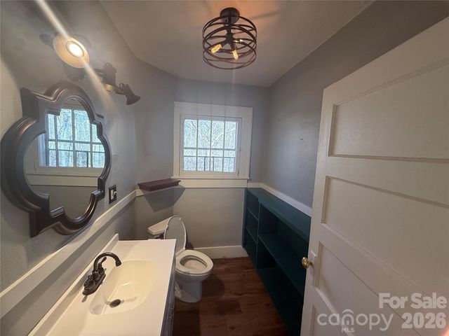 25 Craig Circle, Asheville, NC 28805