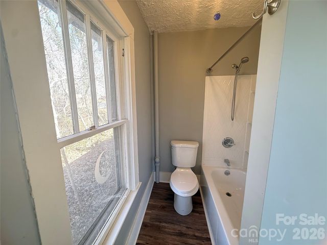 25 Craig Circle, Asheville, NC 28805