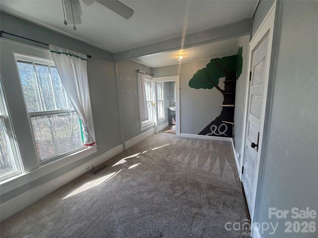 25 Craig Circle, Asheville, NC 28805