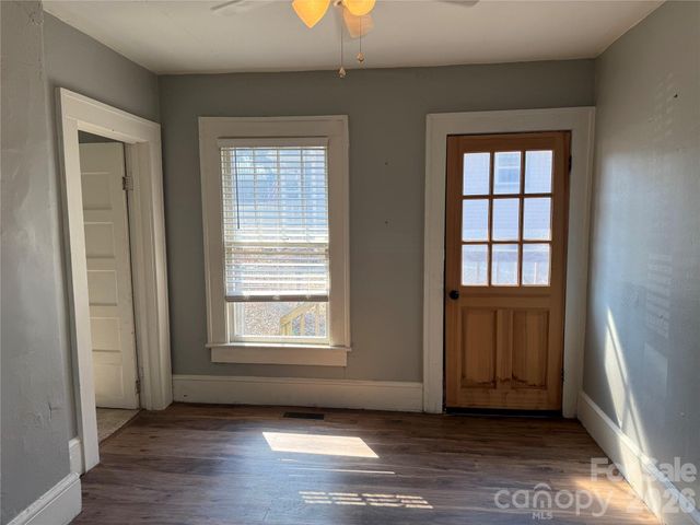 25 Craig Circle, Asheville, NC 28805