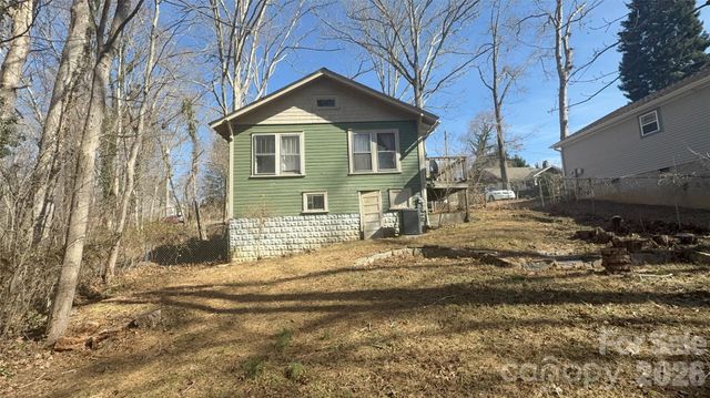 25 Craig Circle, Asheville, NC 28805