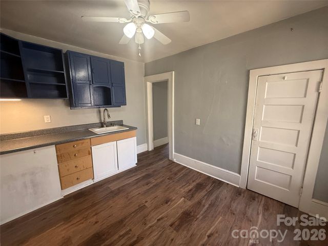 25 Craig Circle, Asheville, NC 28805