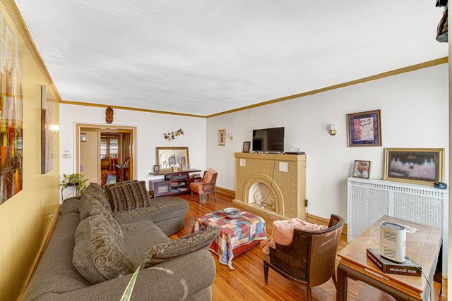 1758 E 72nd Street, Chicago, IL 60649