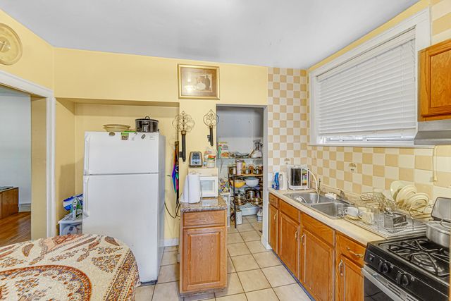 1758 E 72nd Street, Chicago, IL 60649