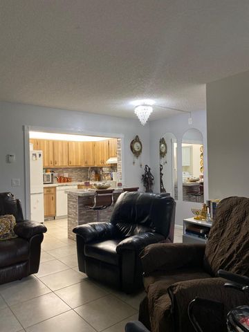 5990 Pine Cone Court C-1, Greenacres, FL 33463