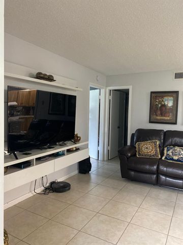 5990 Pine Cone Court C-1, Greenacres, FL 33463