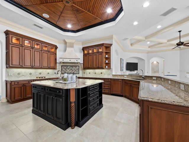 3129 FOUNDERS CLUB DRIVE, Sarasota, FL 34240