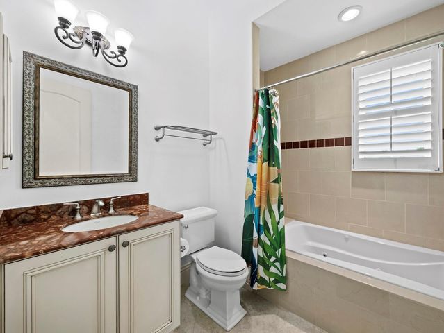 3129 FOUNDERS CLUB DRIVE, Sarasota, FL 34240