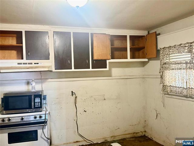 72-74 Hanford Street, Newark, NJ 07114
