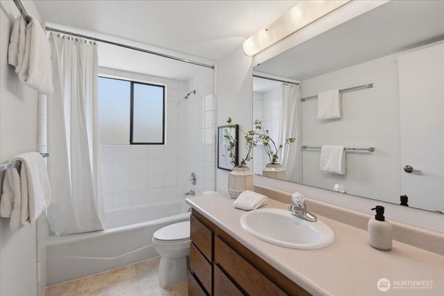 17816 NE 12th Street, Bellevue, WA 98008