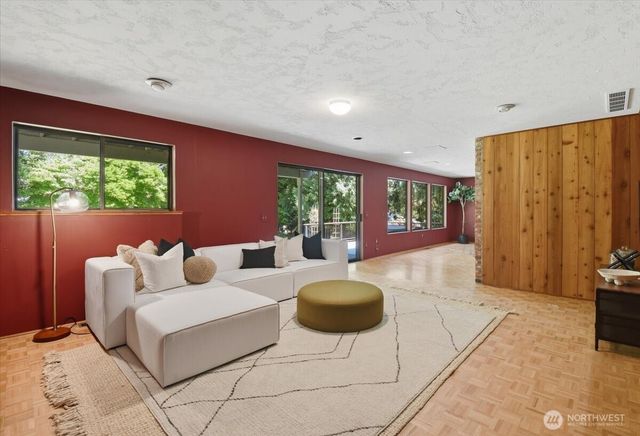 17816 NE 12th Street, Bellevue, WA 98008
