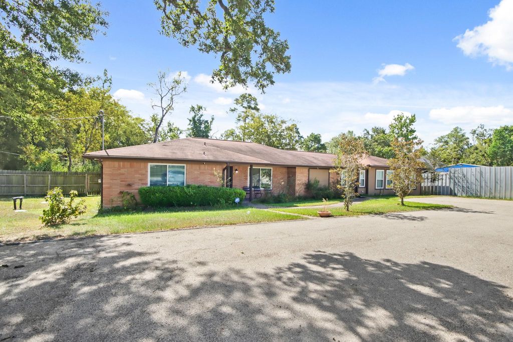 5302 Treaschwig Road, Spring, TX 77373