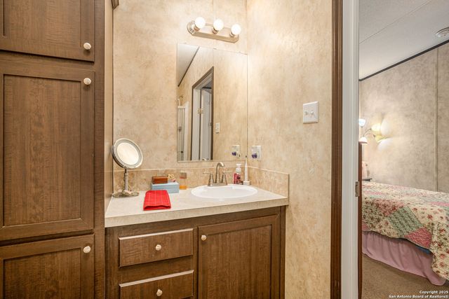 12106 Grapevine, San Antonio, TX 78245