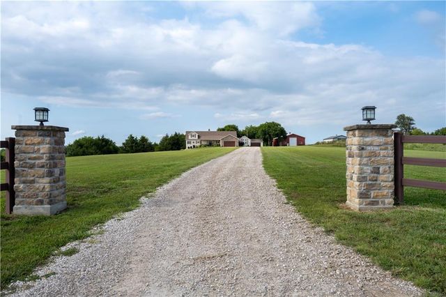 1028 N 600 Road, Baldwin City, KS 66006