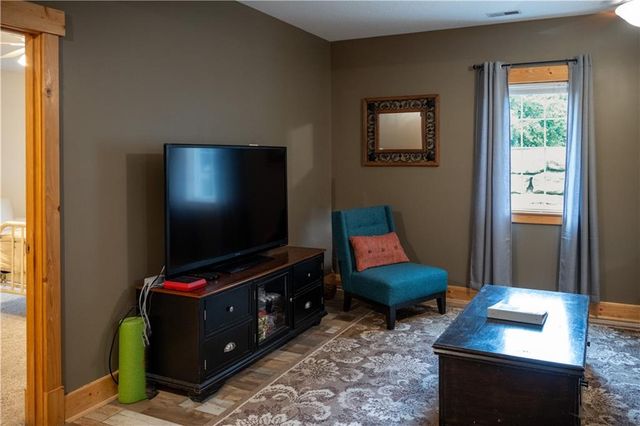 1028 N 600 Road, Baldwin City, KS 66006