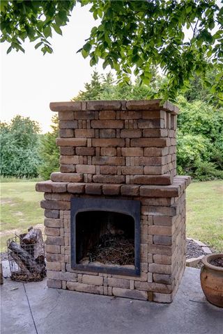 1028 N 600 Road, Baldwin City, KS 66006