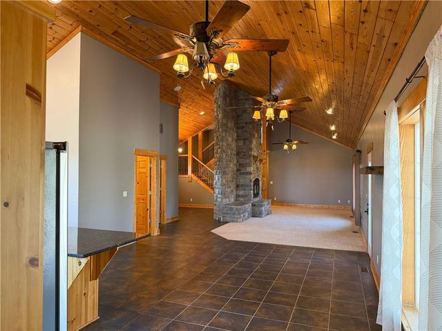 1028 N 600 Road, Baldwin City, KS 66006