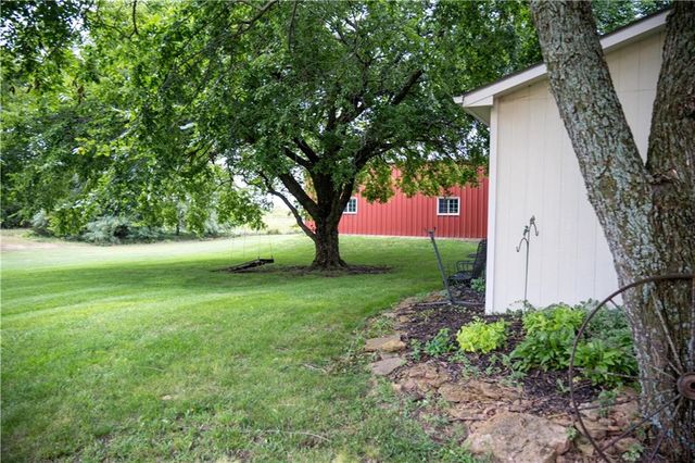 1028 N 600 Road, Baldwin City, KS 66006