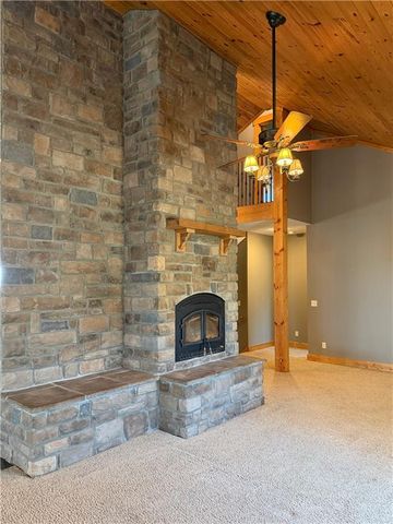 1028 N 600 Road, Baldwin City, KS 66006
