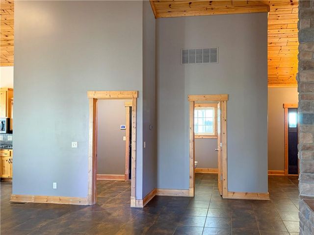1028 N 600 Road, Baldwin City, KS 66006