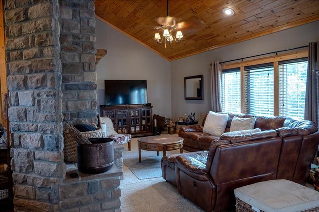 1028 N 600 Road, Baldwin City, KS 66006